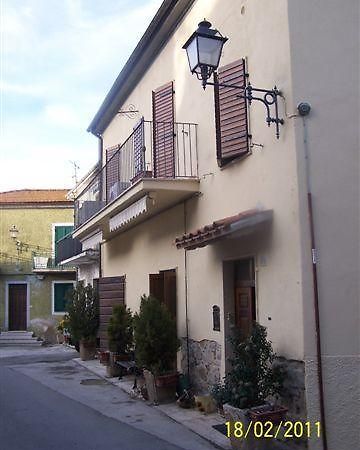 Bed And Breakfast Da Minetto Montemerano Exterior photo